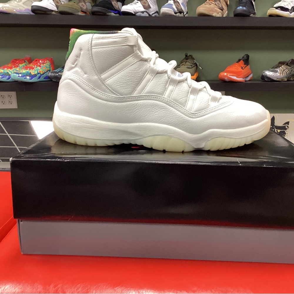 AIR JORDAN 11 RETRO CITY PACK 285 SZ 13 USED